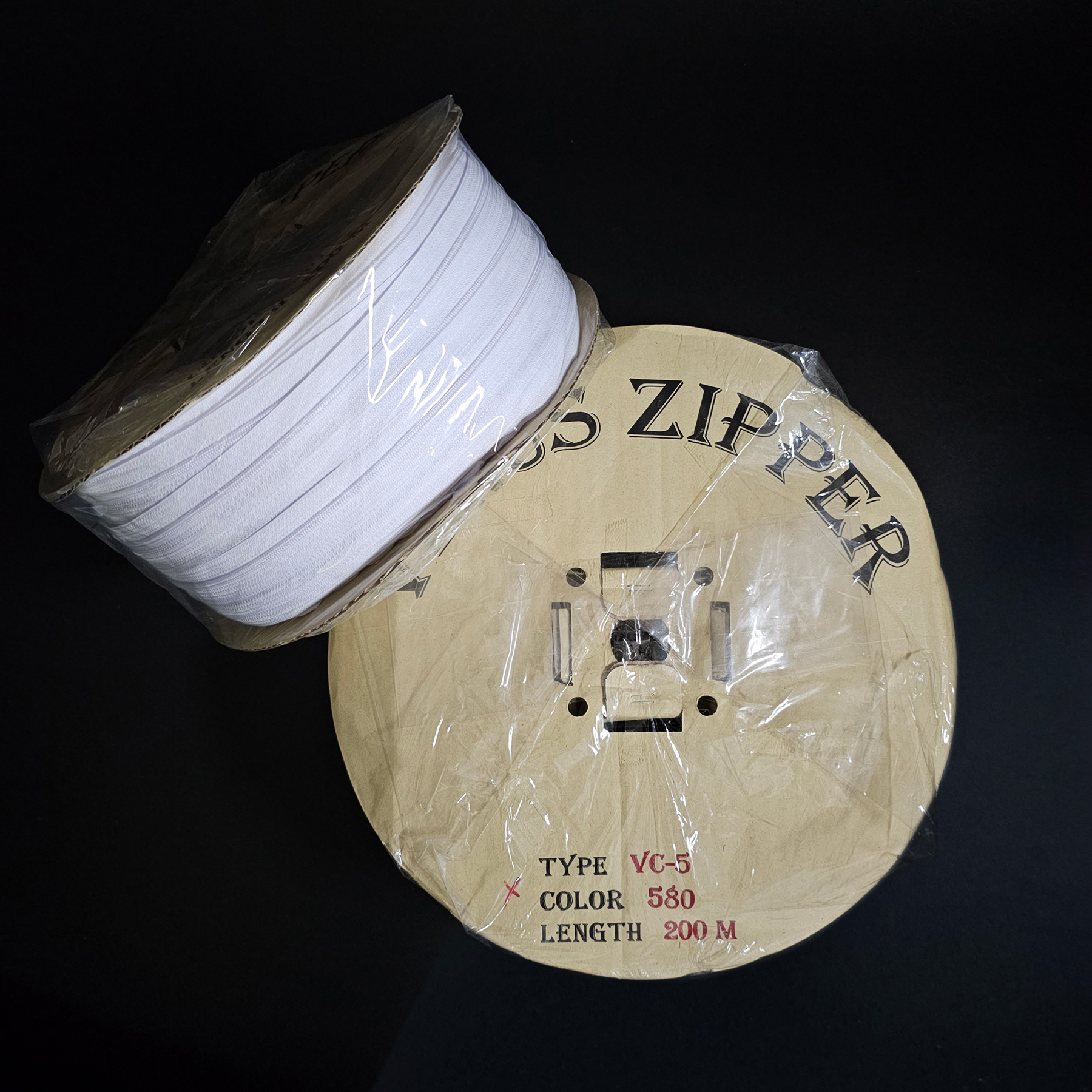 03-02-zip-3-5-gold-bl-CH_131058 ซิป เบอร์ 3, 5 สีดำ สีขาว